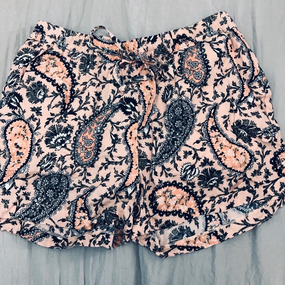 Vero moda high waisted shorts - Picture 3 of 4